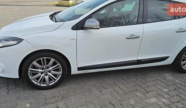 Белый Рено Меган, объемом двигателя 1.5 л и пробегом 231 тыс. км за 7200 $, фото 9 на Automoto.ua