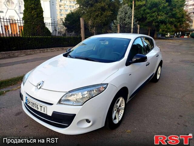 Белый Рено Меган, объемом двигателя 1.5 л и пробегом 278 тыс. км за 5500 $, фото 1 на Automoto.ua