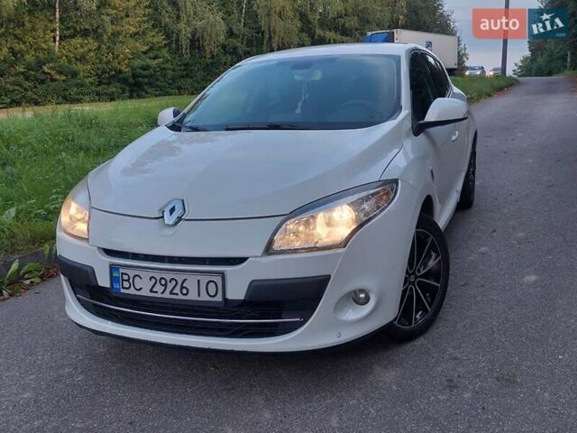 Білий Рено Меган, об'ємом двигуна 1.46 л та пробігом 163 тис. км за 7500 $, фото 3 на Automoto.ua