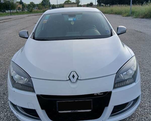 Рено Меган 2011 у Чернігові на Automoto.ua Білий Рено Меган, об'ємом двигуна 1.5 л та пробігом 186 тис. км за 6300 $, фото 6 на Automoto.ua