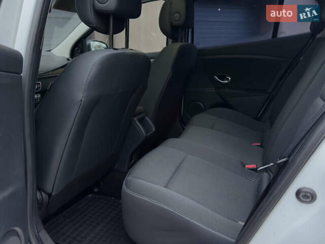 Белый Рено Меган, объемом двигателя 1.46 л и пробегом 275 тыс. км за 5800 $, фото 19 на Automoto.ua