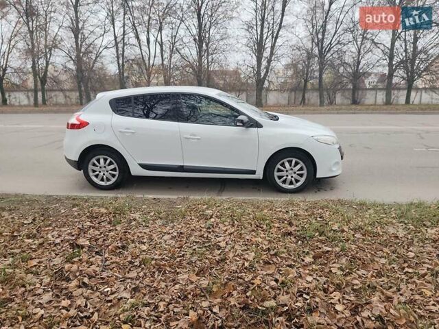 Белый Рено Меган, объемом двигателя 1.6 л и пробегом 168 тыс. км за 7500 $, фото 9 на Automoto.ua