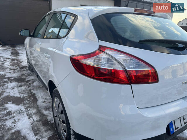 Білий Рено Меган, об'ємом двигуна 1.6 л та пробігом 139 тис. км за 7600 $, фото 22 на Automoto.ua