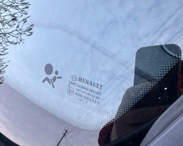 Білий Рено Меган, об'ємом двигуна 1.6 л та пробігом 140 тис. км за 7350 $, фото 26 на Automoto.ua