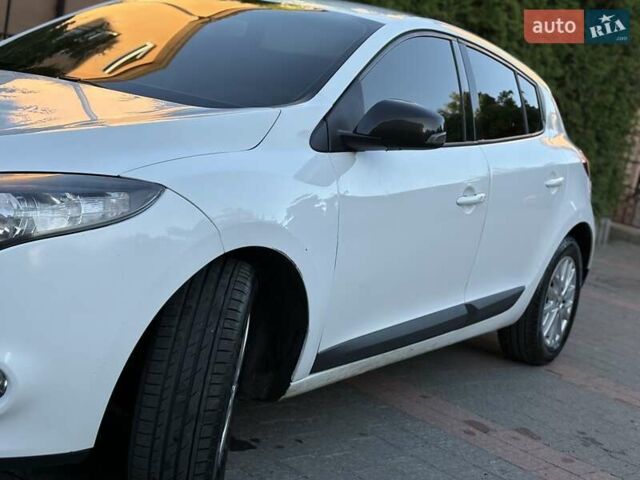 Белый Рено Меган, объемом двигателя 1.46 л и пробегом 238 тыс. км за 5850 $, фото 7 на Automoto.ua