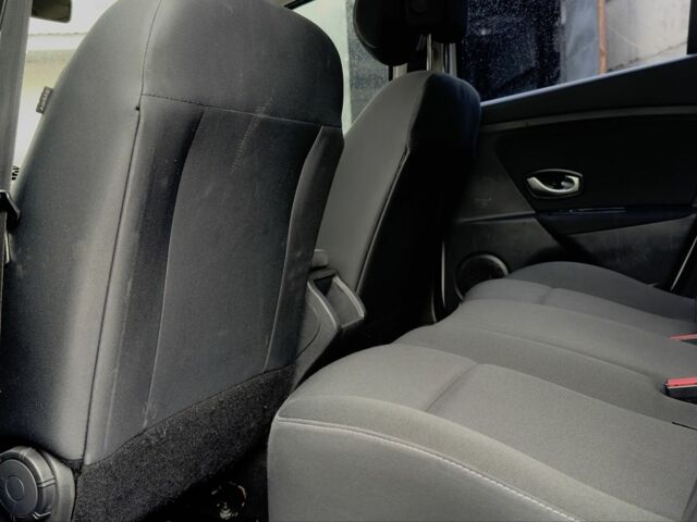 Білий Рено Меган, об'ємом двигуна 1.5 л та пробігом 245 тис. км за 7100 $, фото 22 на Automoto.ua