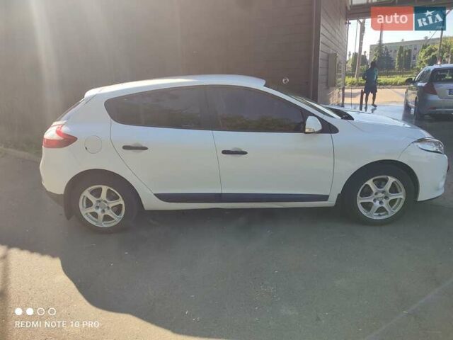 Белый Рено Меган, объемом двигателя 1.46 л и пробегом 241 тыс. км за 6500 $, фото 5 на Automoto.ua