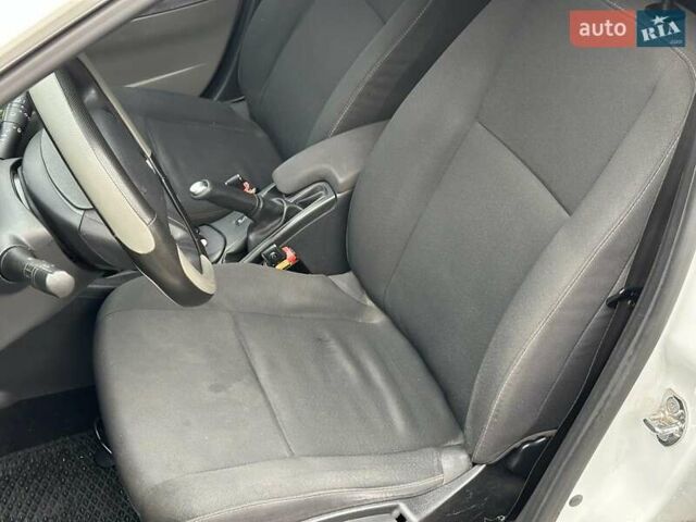 Белый Рено Меган, объемом двигателя 1.5 л и пробегом 275 тыс. км за 6440 $, фото 11 на Automoto.ua
