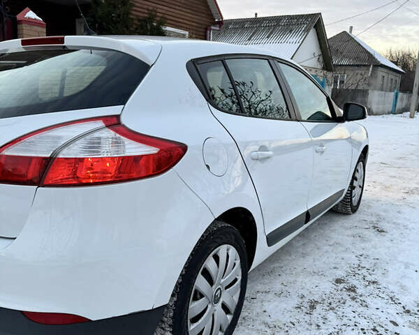 Білий Рено Меган, об'ємом двигуна 1.6 л та пробігом 140 тис. км за 7350 $, фото 23 на Automoto.ua