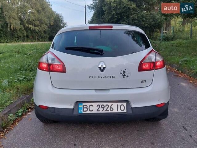 Білий Рено Меган, об'ємом двигуна 1.46 л та пробігом 163 тис. км за 7500 $, фото 26 на Automoto.ua
