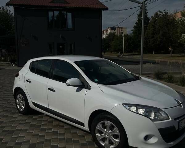 Белый Рено Меган, объемом двигателя 1.46 л и пробегом 192 тыс. км за 7400 $, фото 3 на Automoto.ua