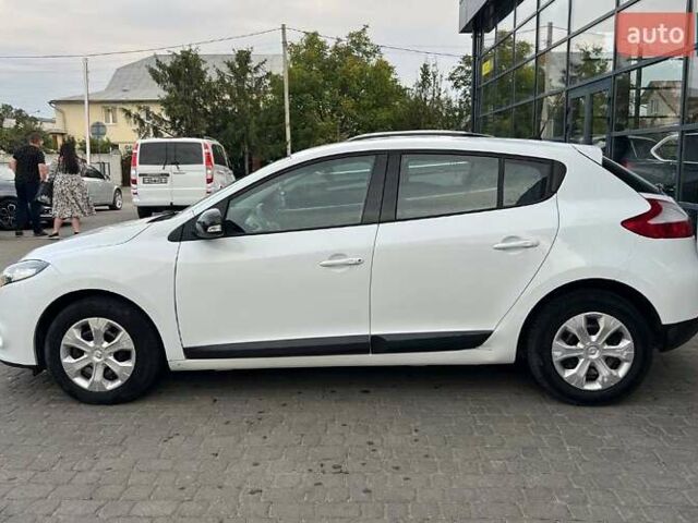 Белый Рено Меган, объемом двигателя 1.46 л и пробегом 188 тыс. км за 7700 $, фото 3 на Automoto.ua