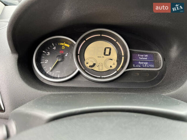 Білий Рено Меган, об'ємом двигуна 1.5 л та пробігом 269 тис. км за 5900 $, фото 10 на Automoto.ua