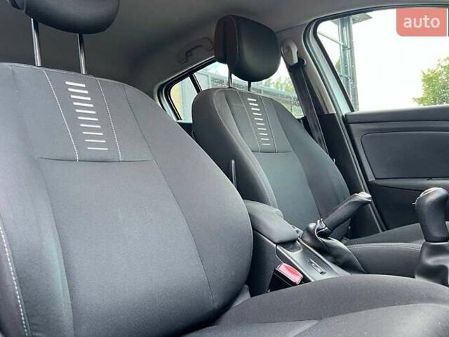 Белый Рено Меган, объемом двигателя 1.46 л и пробегом 188 тыс. км за 7700 $, фото 16 на Automoto.ua