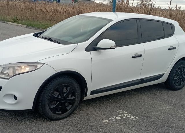 Белый Рено Меган, объемом двигателя 1.5 л и пробегом 225 тыс. км за 6300 $, фото 1 на Automoto.ua