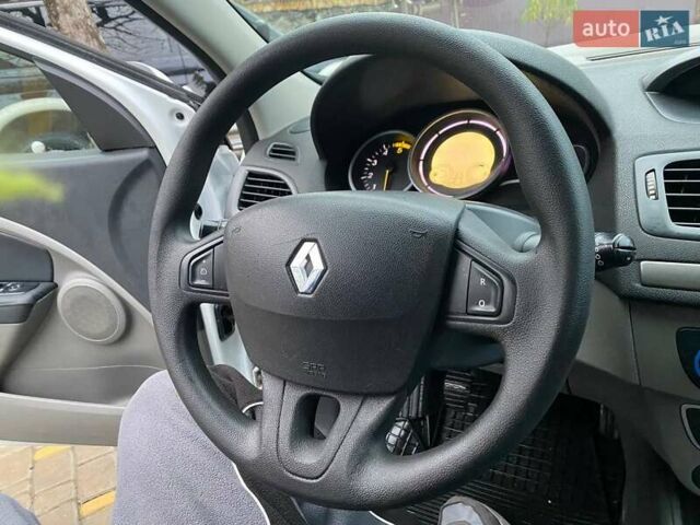 Белый Рено Меган, объемом двигателя 1.5 л и пробегом 210 тыс. км за 6450 $, фото 30 на Automoto.ua