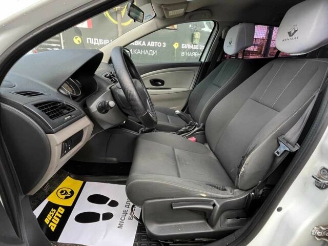 Белый Рено Меган, объемом двигателя 1.4 л и пробегом 198 тыс. км за 5900 $, фото 9 на Automoto.ua