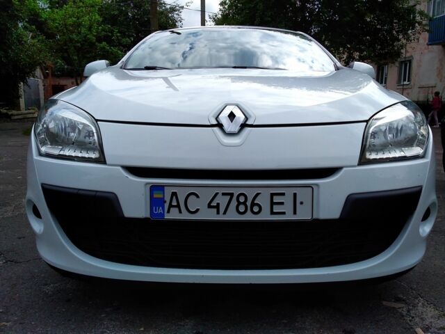 Білий Рено Меган, об'ємом двигуна 1.5 л та пробігом 191 тис. км за 6800 $, фото 6 на Automoto.ua