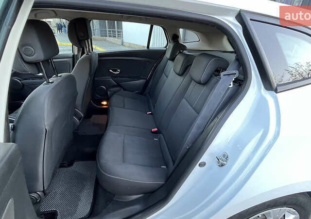 Білий Рено Меган, об'ємом двигуна 1.46 л та пробігом 250 тис. км за 7700 $, фото 15 на Automoto.ua