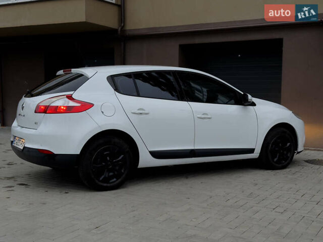 Белый Рено Меган, объемом двигателя 1.46 л и пробегом 275 тыс. км за 5800 $, фото 13 на Automoto.ua