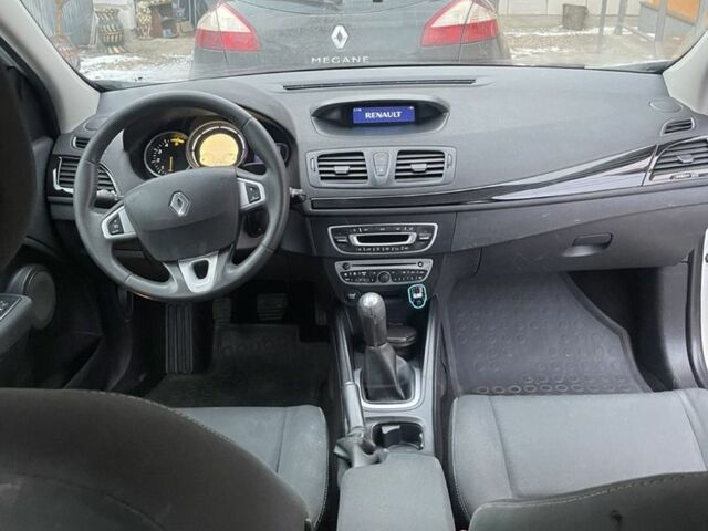 Білий Рено Меган, об'ємом двигуна 1.5 л та пробігом 210 тис. км за 6800 $, фото 4 на Automoto.ua