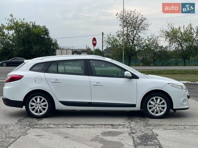 Белый Рено Меган, объемом двигателя 1.5 л и пробегом 171 тыс. км за 7900 $, фото 4 на Automoto.ua