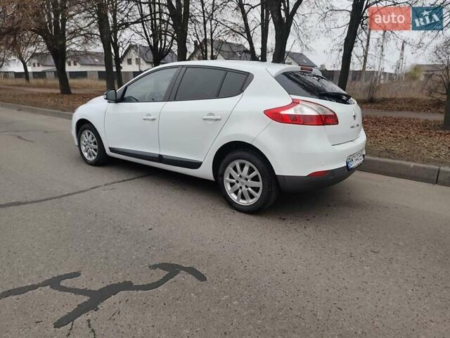 Белый Рено Меган, объемом двигателя 1.6 л и пробегом 168 тыс. км за 7500 $, фото 4 на Automoto.ua