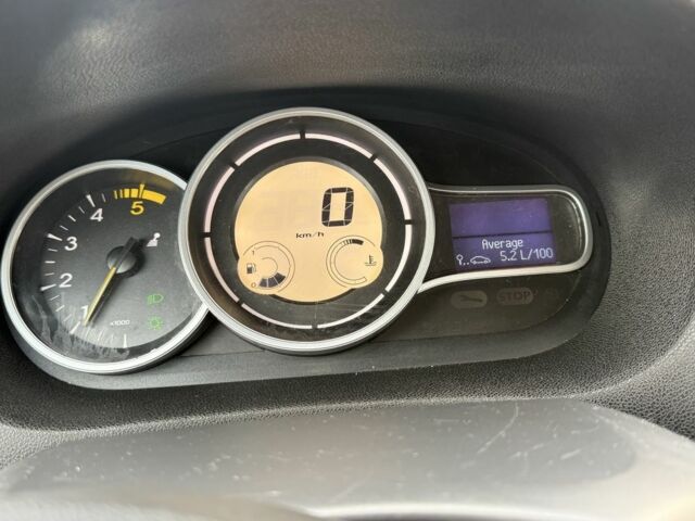 Белый Рено Меган, объемом двигателя 1.5 л и пробегом 275 тыс. км за 6600 $, фото 8 на Automoto.ua