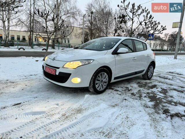 Білий Рено Меган, об'ємом двигуна 1.6 л та пробігом 140 тис. км за 7350 $, фото 11 на Automoto.ua