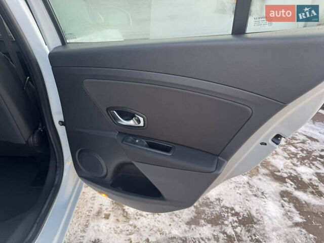 Білий Рено Меган, об'ємом двигуна 1.6 л та пробігом 139 тис. км за 7600 $, фото 31 на Automoto.ua