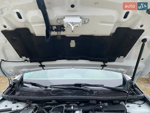 Белый Рено Меган, объемом двигателя 1.5 л и пробегом 210 тыс. км за 6450 $, фото 45 на Automoto.ua