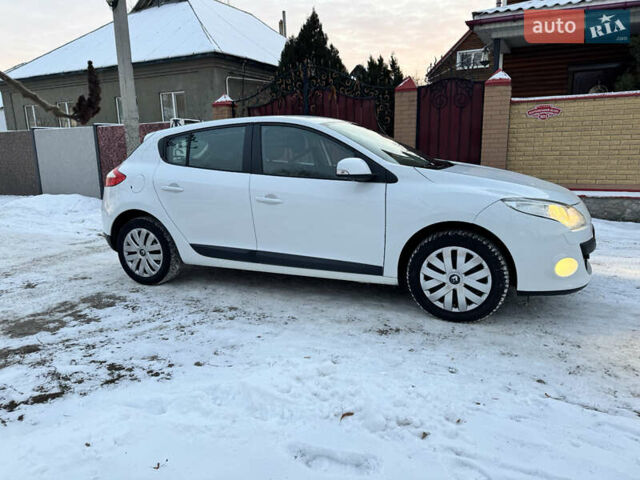 Білий Рено Меган, об'ємом двигуна 1.6 л та пробігом 140 тис. км за 7350 $, фото 7 на Automoto.ua