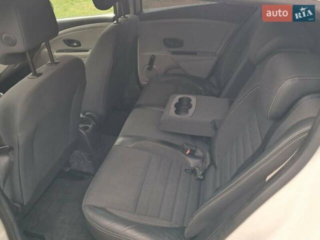 Білий Рено Меган, об'ємом двигуна 1.5 л та пробігом 280 тис. км за 8100 $, фото 4 на Automoto.ua