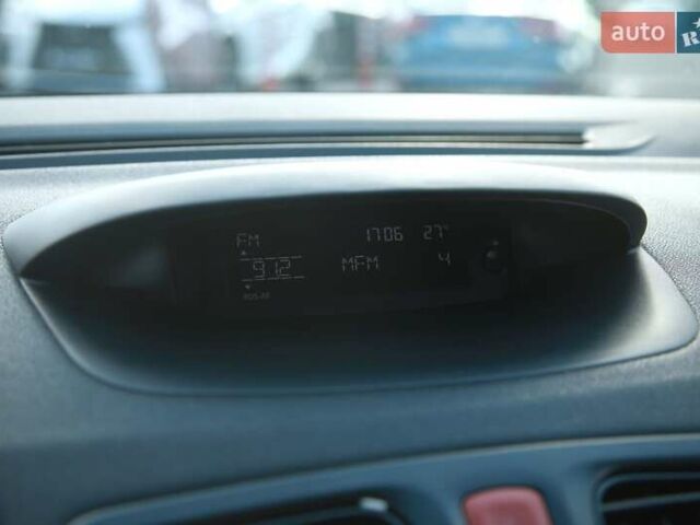 Белый Рено Меган, объемом двигателя 1.6 л и пробегом 211 тыс. км за 6700 $, фото 12 на Automoto.ua