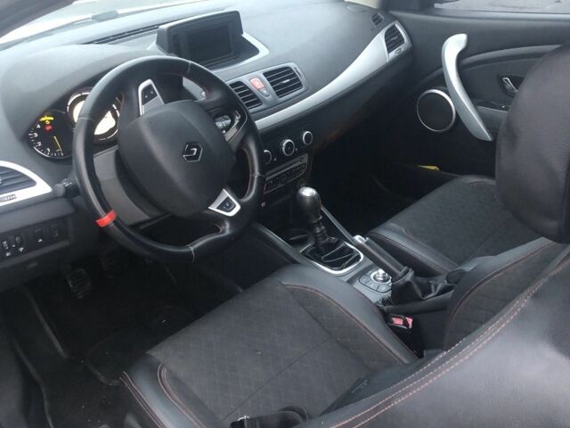 Белый Рено Меган, объемом двигателя 1.5 л и пробегом 252 тыс. км за 6500 $, фото 4 на Automoto.ua