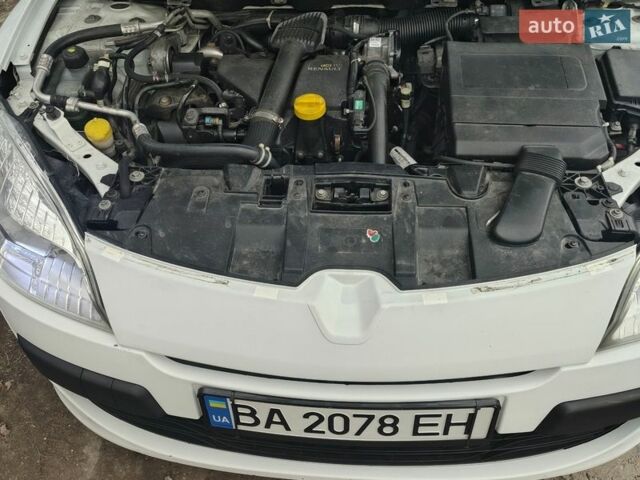 Белый Рено Меган, объемом двигателя 1.46 л и пробегом 340 тыс. км за 5500 $, фото 13 на Automoto.ua