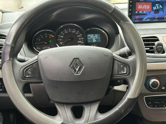 Белый Рено Меган, объемом двигателя 1.5 л и пробегом 275 тыс. км за 6440 $, фото 16 на Automoto.ua