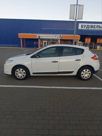 Белый Рено Меган, объемом двигателя 1.6 л и пробегом 198 тыс. км за 7200 $, фото 9 на Automoto.ua