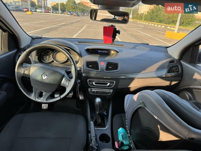 Рено Меган 2011 в Черновцах на Automoto.ua Белый Рено Меган, объемом двигателя 1.6 л и пробегом 176 тыс. км за 6700 $, фото 6 на Automoto.ua