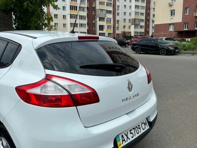 Белый Рено Меган, объемом двигателя 1.6 л и пробегом 215 тыс. км за 6800 $, фото 7 на Automoto.ua