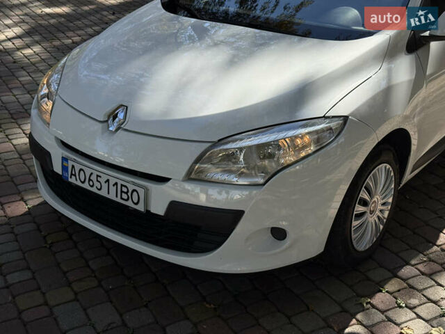 Белый Рено Меган, объемом двигателя 1.5 л и пробегом 208 тыс. км за 6700 $, фото 32 на Automoto.ua