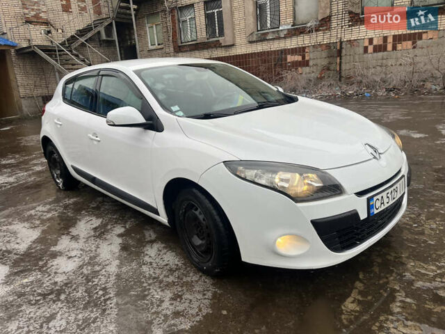 Білий Рено Меган, об'ємом двигуна 1.5 л та пробігом 246 тис. км за 6000 $, фото 2 на Automoto.ua