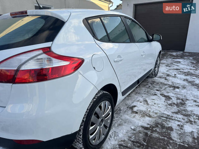 Білий Рено Меган, об'ємом двигуна 1.6 л та пробігом 139 тис. км за 7600 $, фото 24 на Automoto.ua