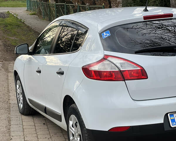 Білий Рено Меган, об'ємом двигуна 1.46 л та пробігом 199 тис. км за 6100 $, фото 4 на Automoto.ua