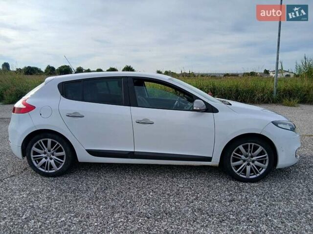 Рено Меган 2011 у Чернігові на Automoto.ua Білий Рено Меган, об'ємом двигуна 1.5 л та пробігом 186 тис. км за 6300 $, фото 5 на Automoto.ua