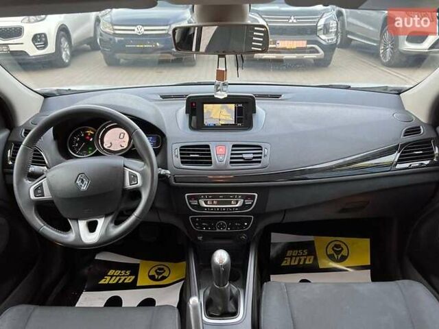 Белый Рено Меган, объемом двигателя 1.46 л и пробегом 188 тыс. км за 7700 $, фото 12 на Automoto.ua