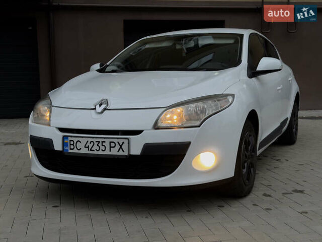 Белый Рено Меган, объемом двигателя 1.46 л и пробегом 275 тыс. км за 5800 $, фото 2 на Automoto.ua