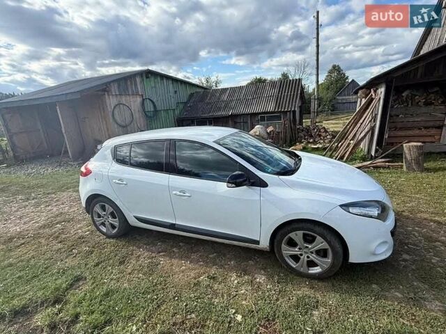 Білий Рено Меган, об'ємом двигуна 1.6 л та пробігом 240 тис. км за 9000 $, фото 1 на Automoto.ua