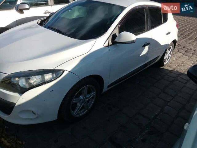 Белый Рено Меган, объемом двигателя 1.46 л и пробегом 289 тыс. км за 4000 $, фото 10 на Automoto.ua