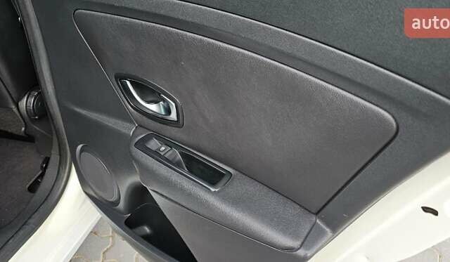 Белый Рено Меган, объемом двигателя 1.5 л и пробегом 231 тыс. км за 7200 $, фото 18 на Automoto.ua